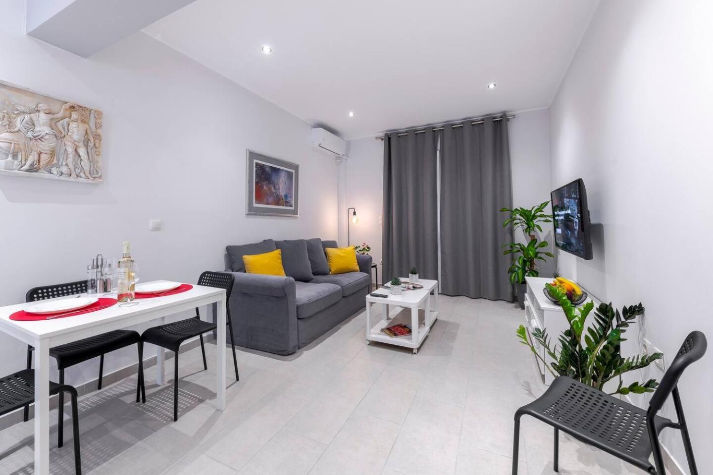 Apartment Central-opulent And Luxurious Suites-balcony & Views Acropolis Hills Athen