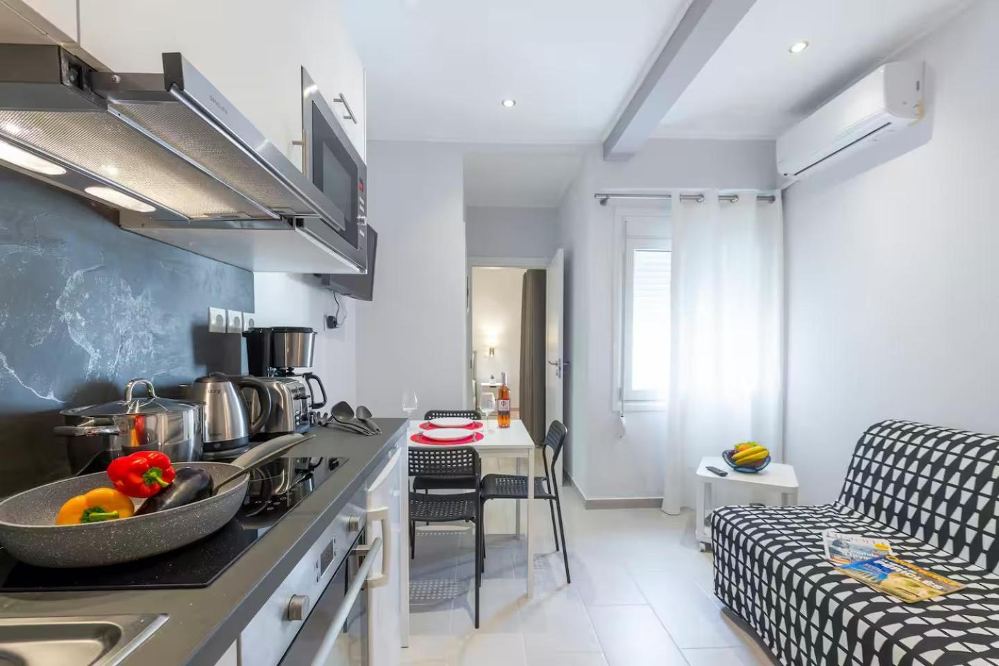 Апартаменты Central-opulent And Luxurious Suites-balcony & Views Acropolis Hills *
